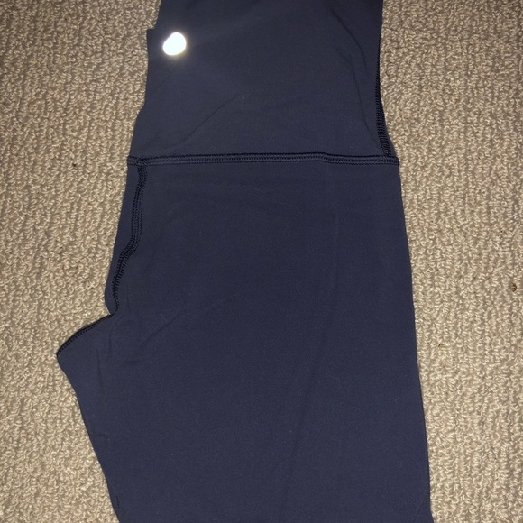 COPY - light purple/gray lululemon cropped leggin… - Picture 4 of 5